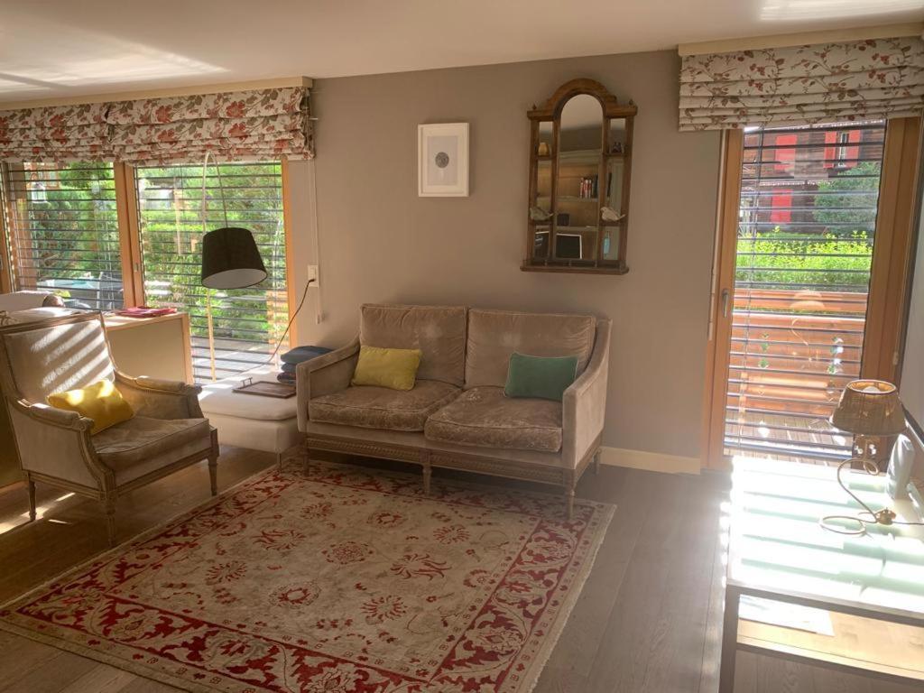An Apartment In A Modern Swiss Chalet 伊瑟尔特瓦尔德 外观 照片